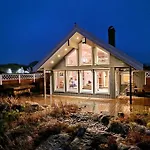 펜션 Ved Havet Pa Brensholmen, Naer Sommaroy,