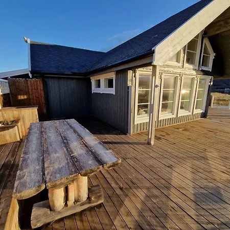 Ved Havet Pa Brensholmen, Naer Sommaroy, Tromsø