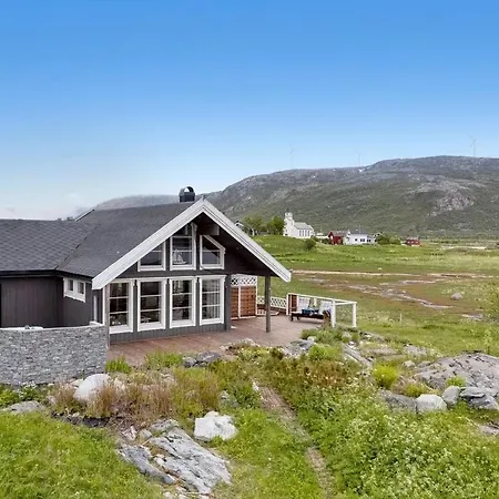 Feriehus Ved Havet På Brensholmen, Nær Sommarøy, *