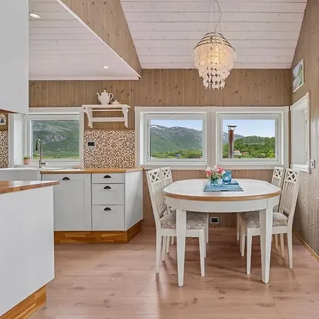 Ved Havet På Brensholmen, Nær Sommarøy, Feriehus *